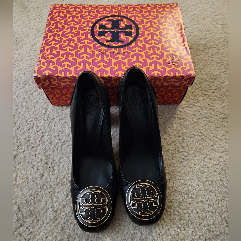 Tory Burch Black Leather Pumps
